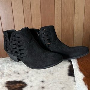 Black Ladies Ankle Boots Size 11